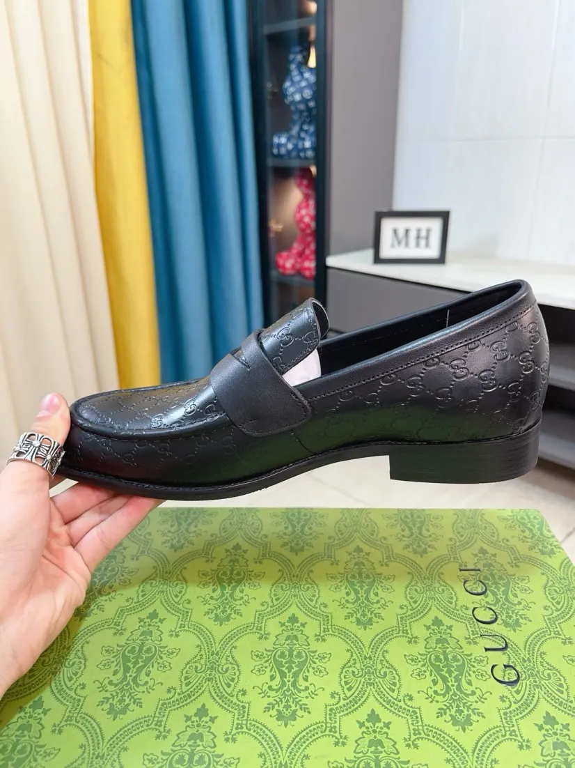 Men's shoes 💰500🌹🌹【GUCCI】The most popular classic Gucci leather shoes. Synchronized with the official website, the upper is made of Italian first-layer cowhide ➕cowhide lining, with unique brand and unique craftsmanship. Highlighting the hot style of the new year. Stop hesitating, stop wandering, get it now. Number: 38--44